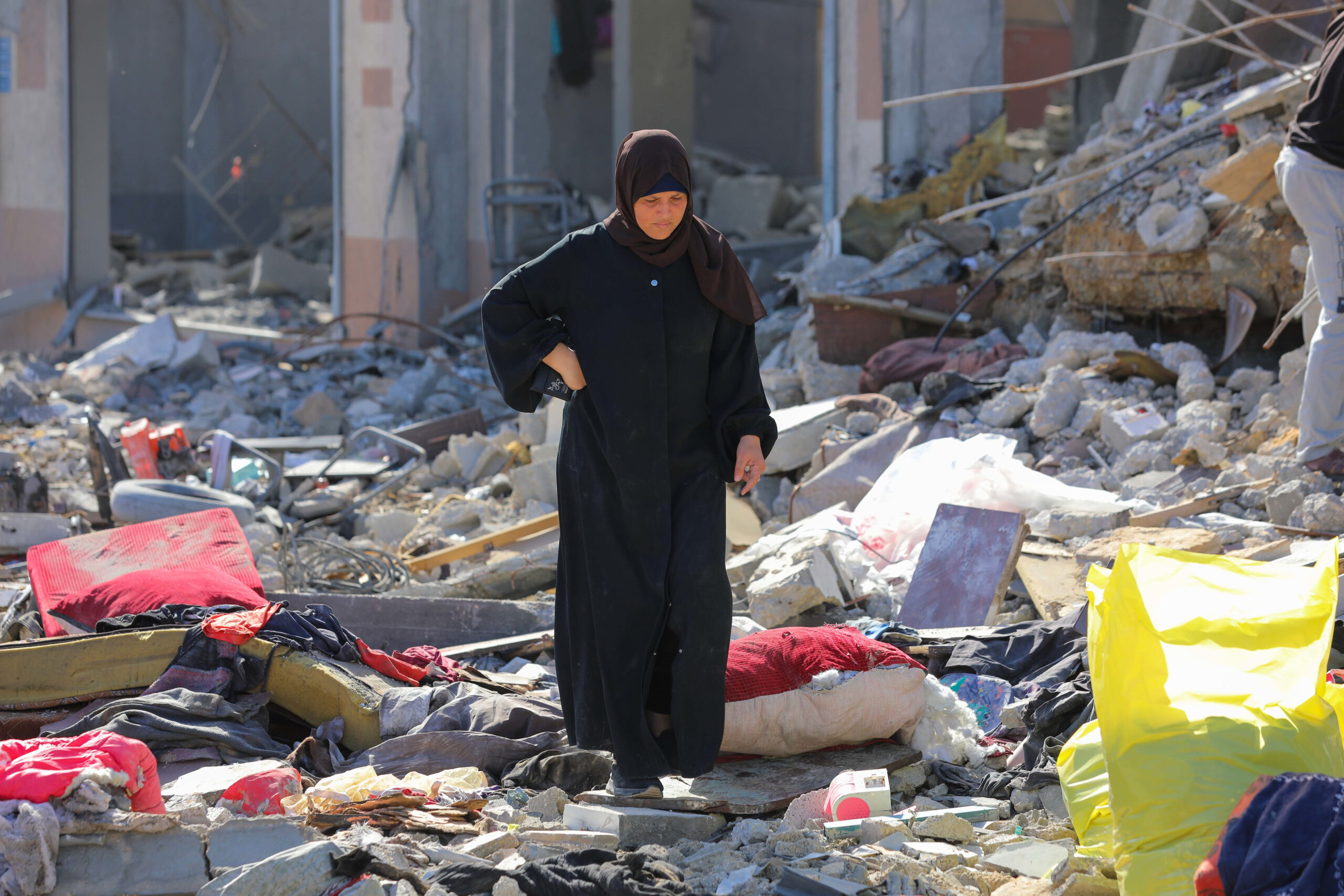 Palestinians return to the Khezaa district on the eastern outskirts of the southern Gaza Strip city of Khan Yunis to inspect their homes following weeks of Israeli bombardment, as a four-day cease fire took effect on November 24, 2023. The truce in the Israel-Hamas war began on November 24 and appeared to be holding, under a deal that will see hostages released in exchange for Palestinian prisoners. Photo by Omar Ashtawy apaimages